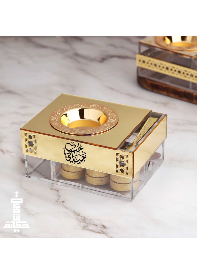 حكاية شمعة مبخرة بخور مميزة مع عود بخور موروكي وفحم وملقاط تأتي بعبارة "حب حياتي" مصنوعه من الاكريلك اللامع والشفاف - Image 2