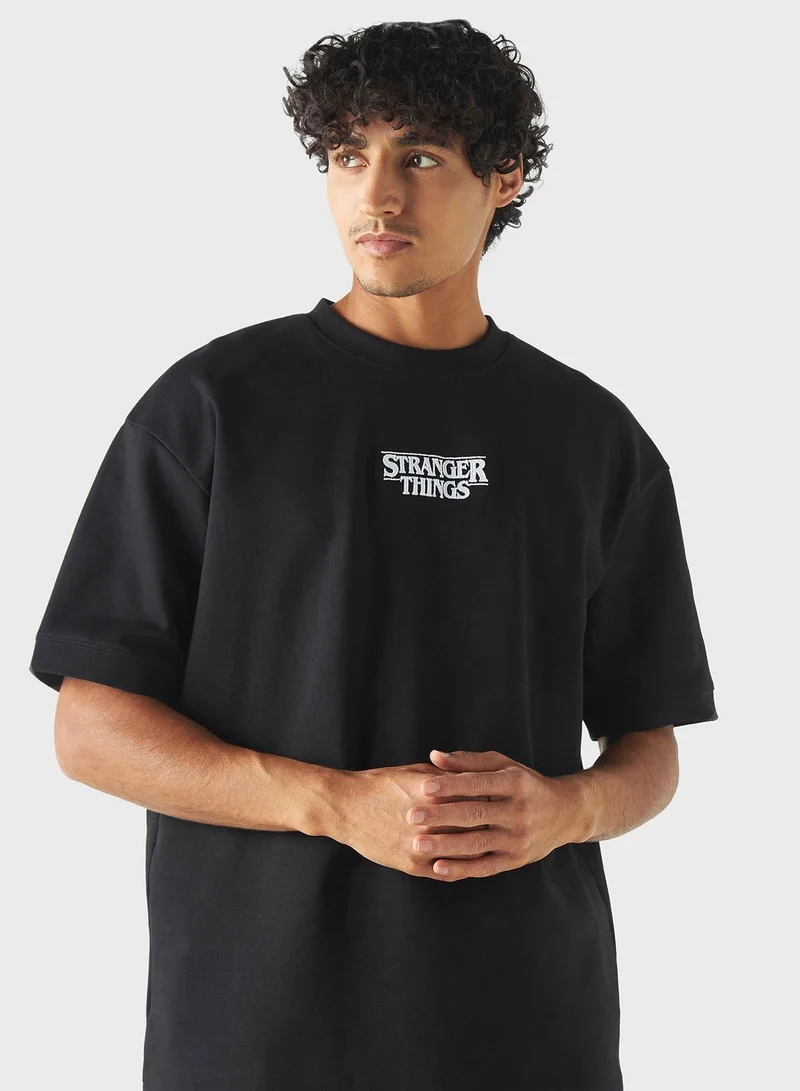 اس بي كاركترز Stranger Things Print Crew Neck T-Shirt
