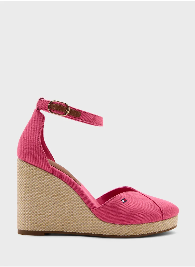 تومي هيلفيغر Closed Toe Wedge Espadrilles