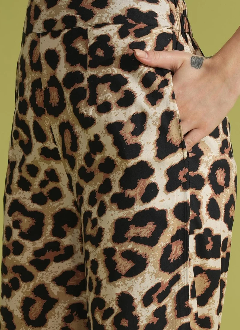 جلو باص بلوزة نسائية مربعة الرقبة بطبعة تجريدية مع بنطلون