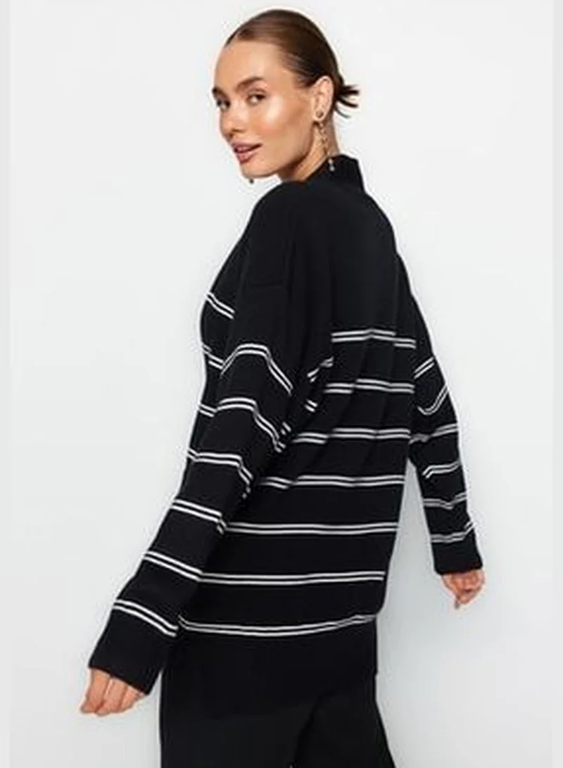 trendyol Black Super Wide Fit Soft Textured Knitwear Cardigan TWOAW24HI00042