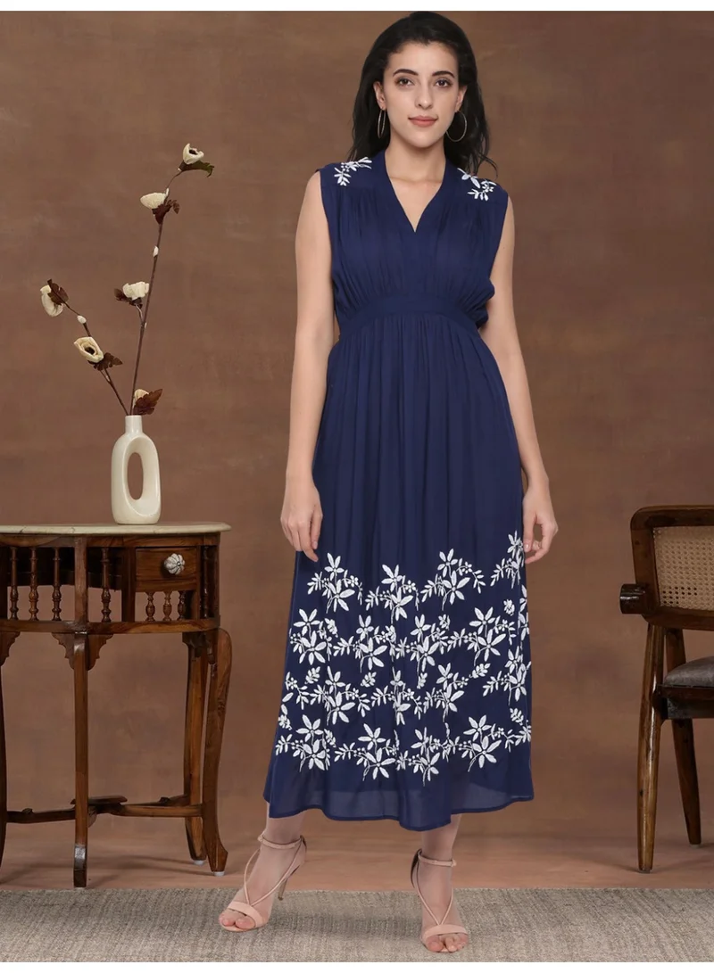 الايا فستان مطرز بالزهور