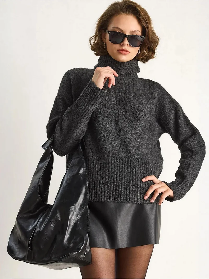 Bianco Lucci LUCCI Oversized Knit Turtleneck Sweater