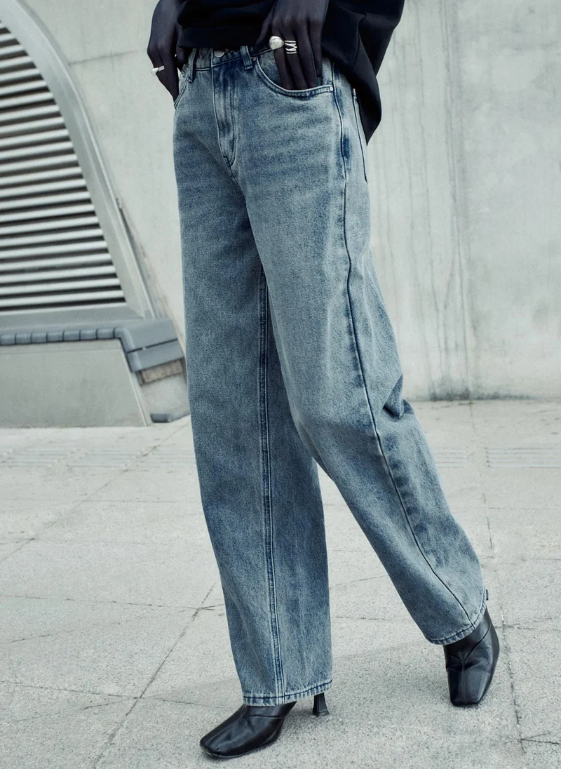 Lichi Loose mid-rise jeans