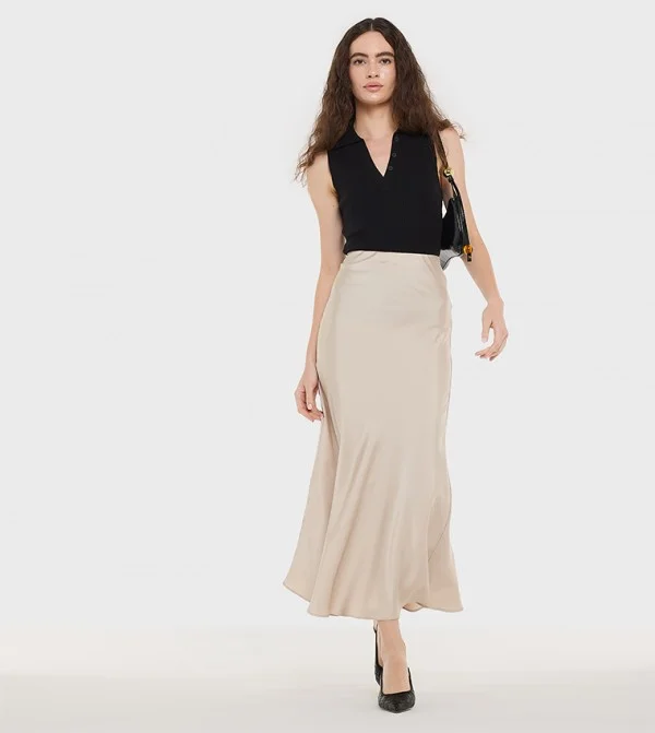 بي سي بي جي BCBG Solid Midi Satin Skirt