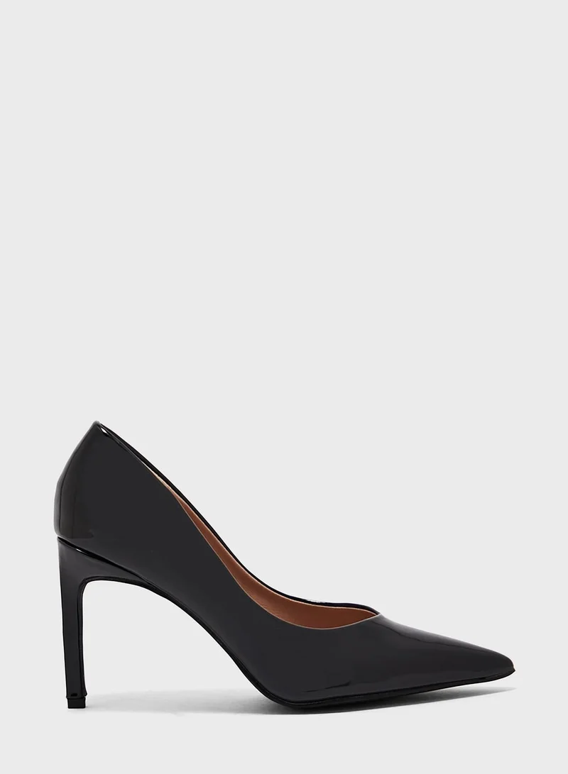 Truffle Shiny Pointed Pump
