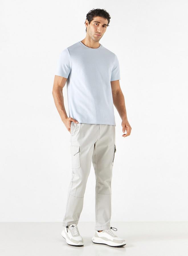 ايكونيك تيشيرت بارز الملمس بياقة ضيّقة وأكمام قصيرة من آيكونيك - Image 2