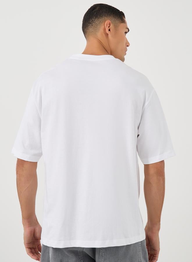 Styli Minimal Chest Print Short Sleeve Oversized T-Shirt - Image 4