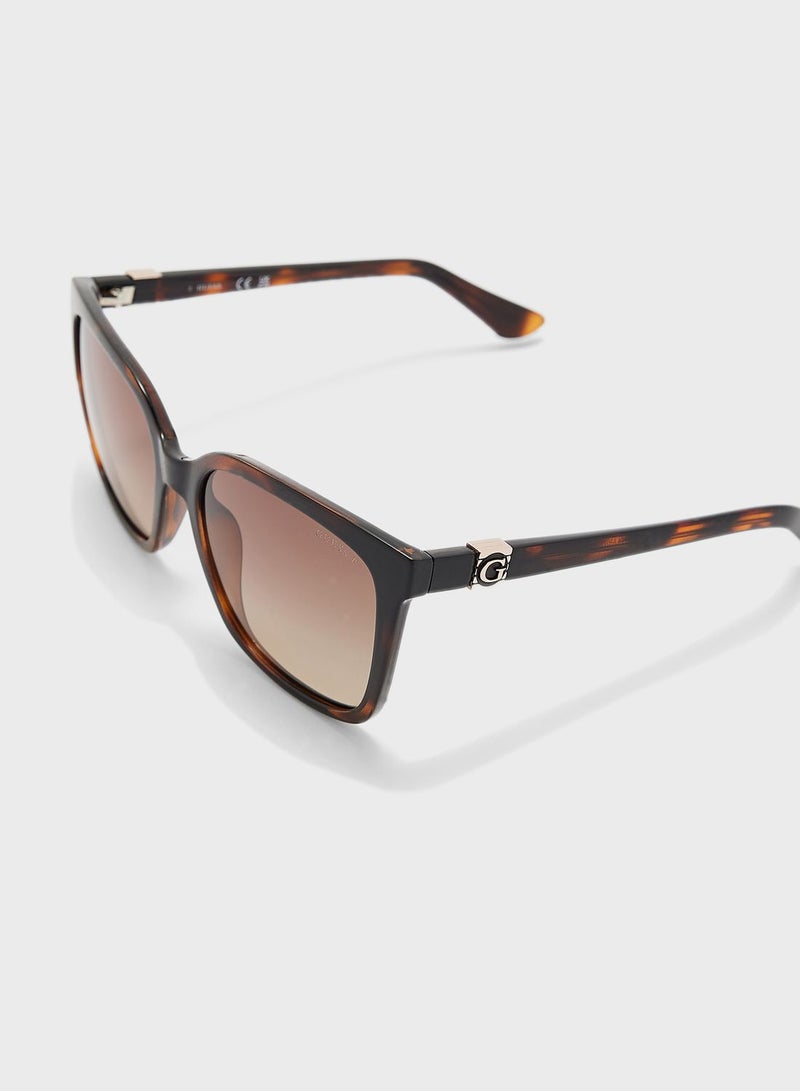 GUESS Wayfarers Sunglasses - Image 3