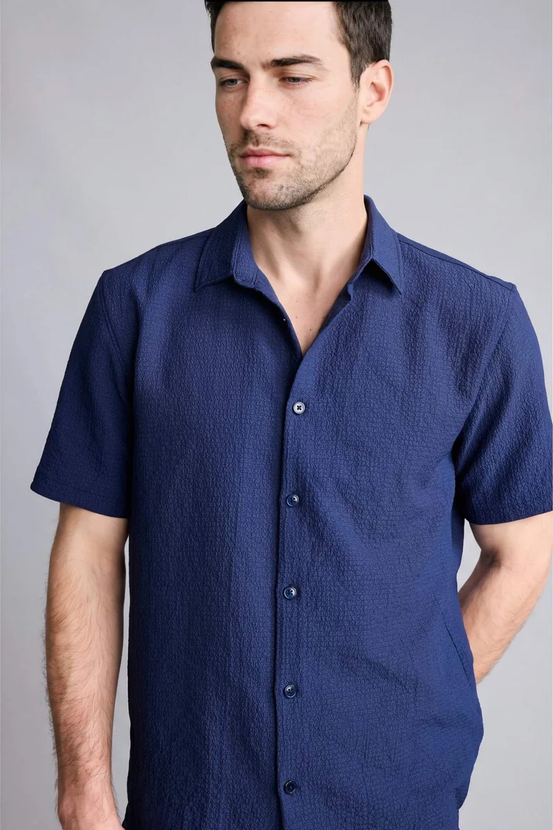 ديفاكتو Regular Fit Polo Collar Crinkle Short Sleeve Shirt