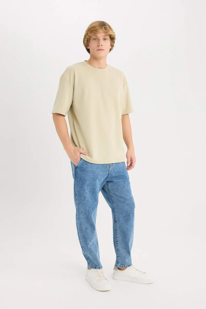 ديفاكتو Oversize Crew Neck Short Sleeve T-Shirt