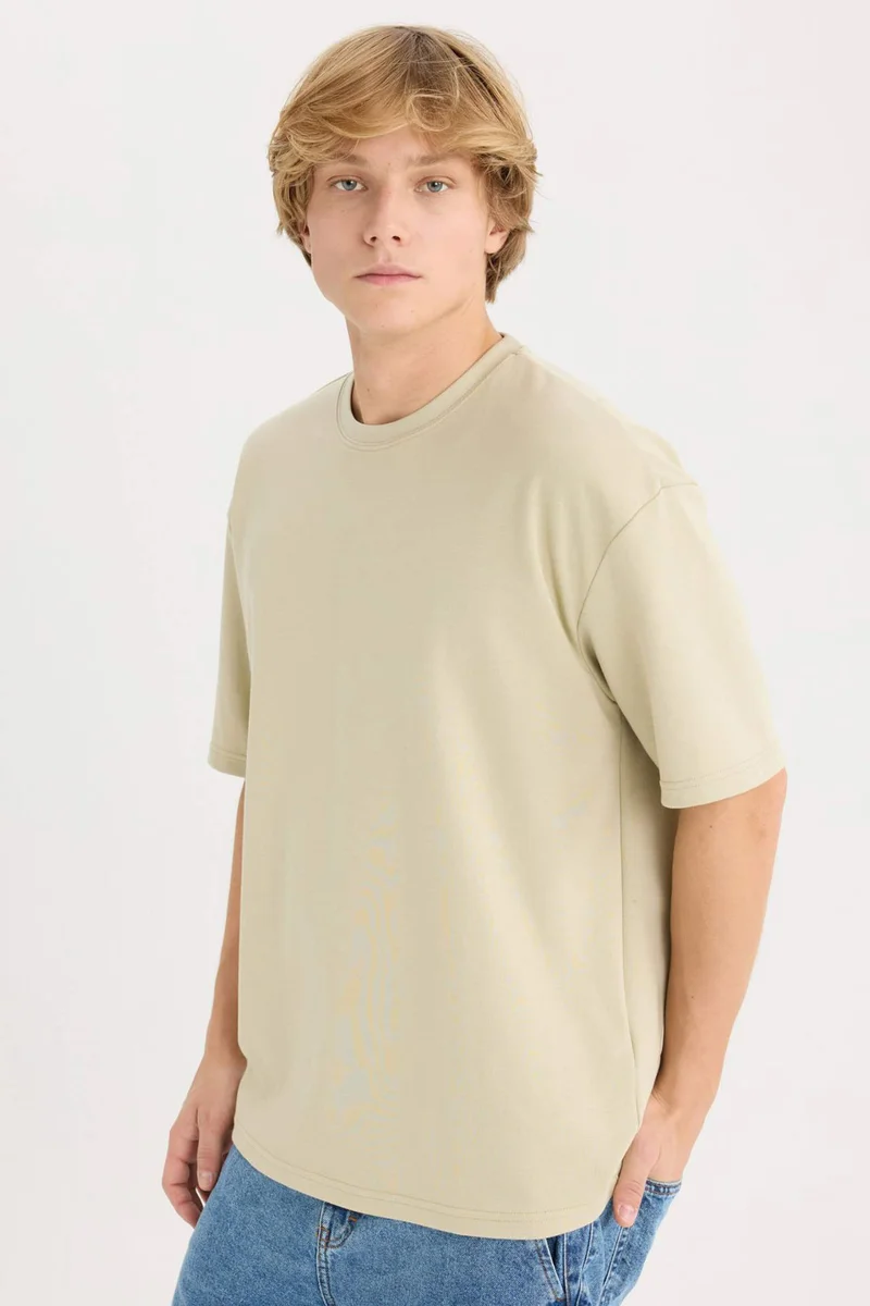 ديفاكتو Oversize Crew Neck Short Sleeve T-Shirt