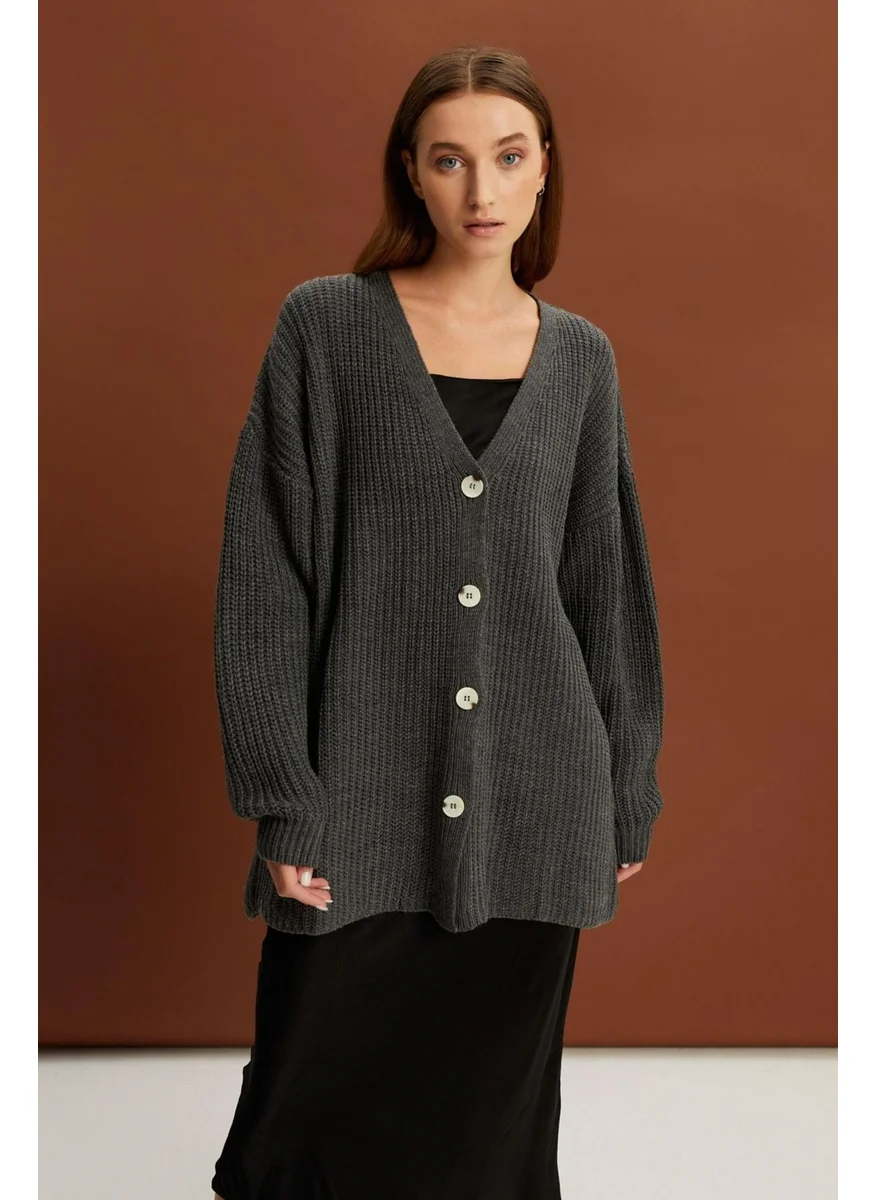 Alexander Gardi Buttoned Long Knit Cardigan (B22-5755-STD)
