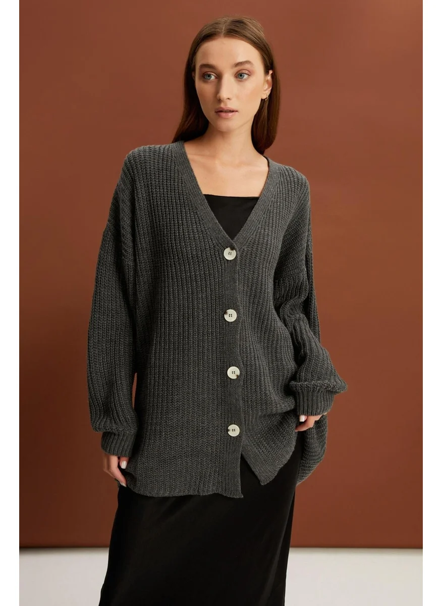 Alexander Gardi Buttoned Long Knit Cardigan (B22-5755-STD)