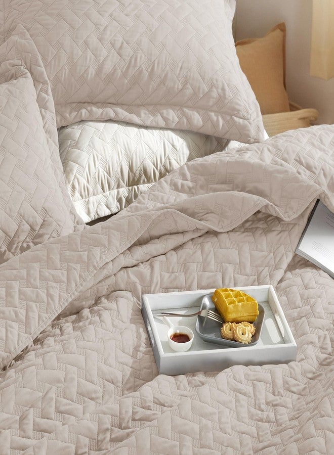 Bedsure Quilts Queen Size - Lightweight Bedspreads Queen Size with Basket Weave Pattern, Soft Quilt Bedding, Light Beige Comforter Coverlet for All Seasons (90" x 96") - Image 5