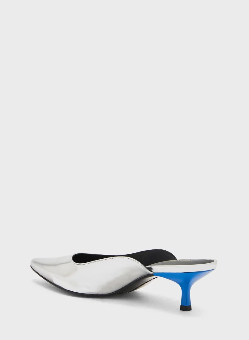TOMMY HILFIGER Pointed Toe Pumps