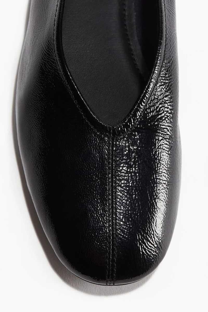 اتش اند ام حذاء باليه من الجلد