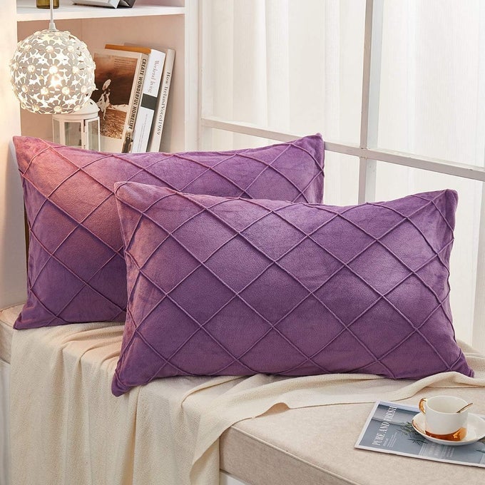 LUXURIOUS DIAMOND PINCH PLEATED CRYSTAL VELVET PILLOWCASES SOLID PINTUCK THROW CUSHION COVER FOR HOME DECOR HIDDEN ZIPPER CLOSURE (PURPLE, 20'' X 36'' INCH)