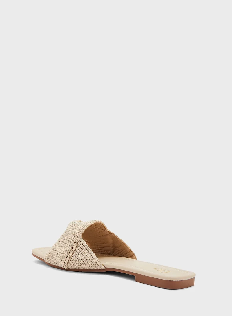 ايلا Crochet Flat Sandals