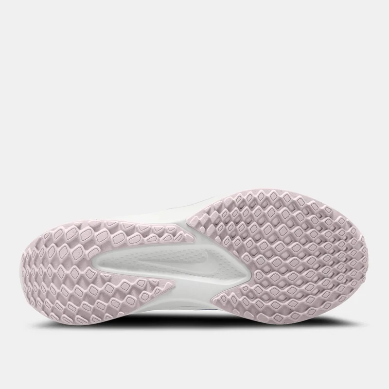 Nike White Women's Quest 6 Road Running Shoes for Women | Best Price UAE