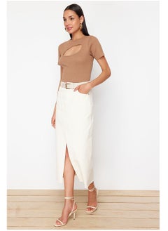 trendyol Brown Cut Out Detailed Fitted Crew Neck Crop Ribbed Stretchy Knitted Blouse TWOSS22BZ0355  - Image 2