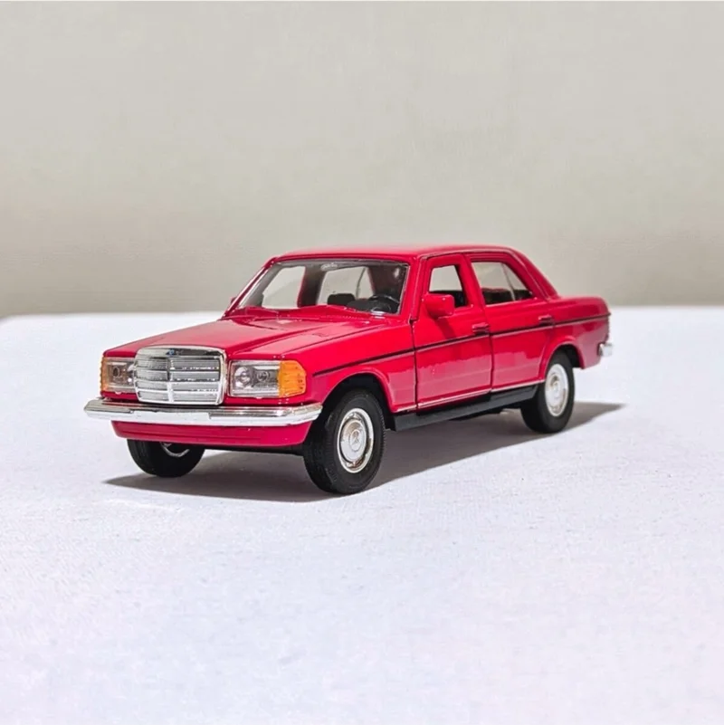 Toprock Store Benz E-Class 230E Classic Collection Metal Car 12 cm