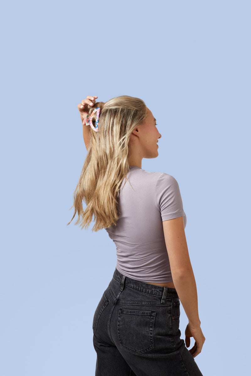 Goody X Sophia Yeshi Medium Claw Clips, SlideProof Hair Clips for Women & Men, Secure Grip, All Hair Types, Pink (Multicolor) + Green - 2 Ct - Image 4