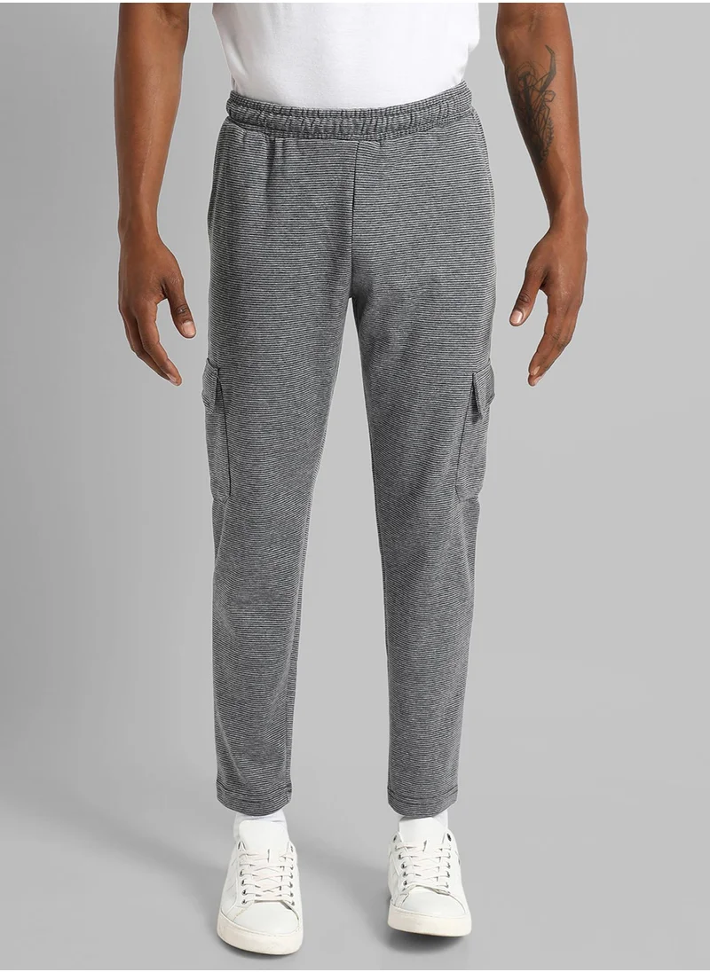 كامبوس سوترا Men's Grey Solid Regular Fit Trackpants