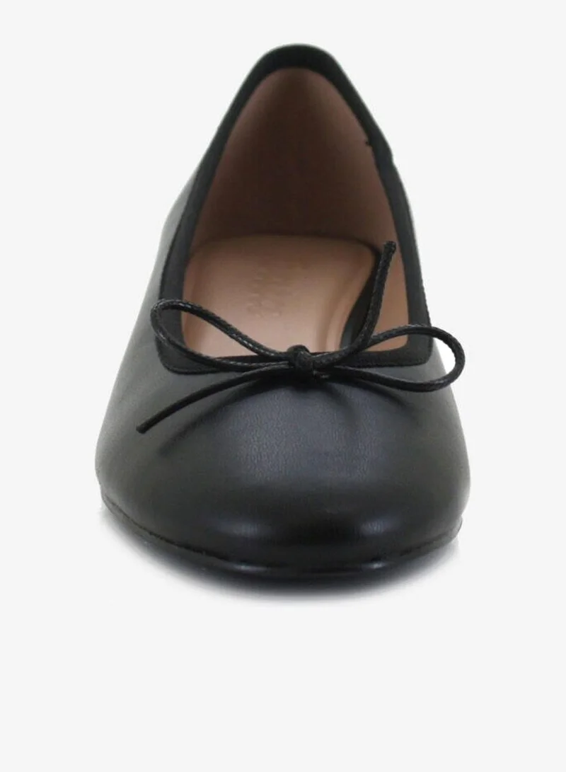 Bata Classic Low Heel Dress Shoes