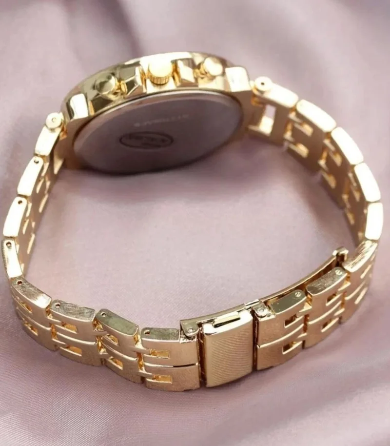 Open Cart New Kr Elegant and Stylish Special Design Zircon Stone Metal Ladies Wristwatch (Gold)