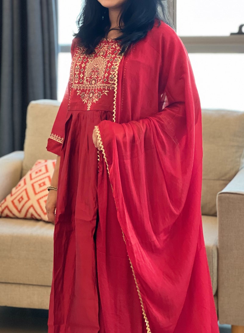 IndHeritage - Premium red colour rayon silk 3pc kurti set / salwar suit with red & blue embroideries & embellishments - Comes with top, pants & dupatta - Indian Kurti Set IDH00184 - Image 3