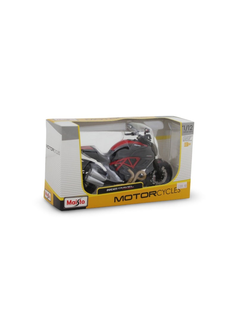 Maisto 1:12 Scale Ducati Diavel Carbon Motorcycle - Image 4
