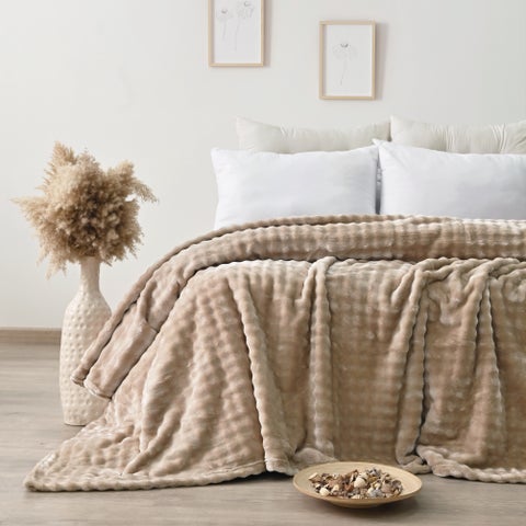 بطانية لوش الناعمة | حجم مزدوج 220x240 سم | قوام فقاعة فخم 380 جرام/متر مربع | اللون - بيج رملي | مثالية للأسرة، الأريكة أو السفر