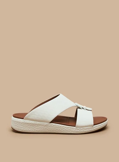 لو كونفورت Men's Textured Slip-On Arabic Sandals