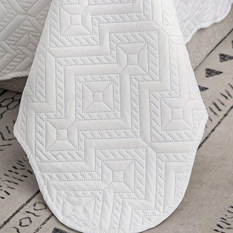 Twin 66x90 Inch White Herringbone Quilted Bedspread Soft Breathable Polyester Coverlet with Ruffle Detail All Season Modern Cabin Bedroom Decor - Image 3