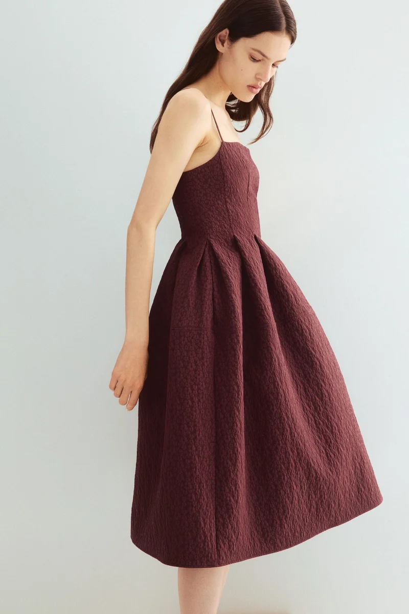 اتش اند ام فستان من نسيج الجاكار