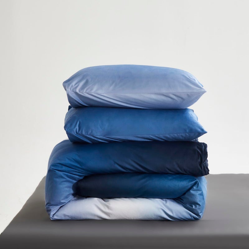 Karever Blue White Lradient Comforter Set Cal King Blue Velvet Flevet Comforter Modern Plain White and Royal Blue Tradient Soft Soft Farmhouse Flannel Comfort - Image 5