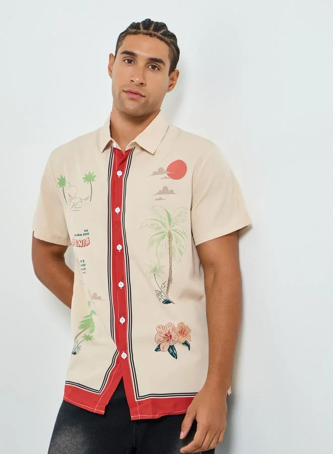 تايك تو قميص رجالي بأكمام قصيرة وطبعة جرافيك لون بيج