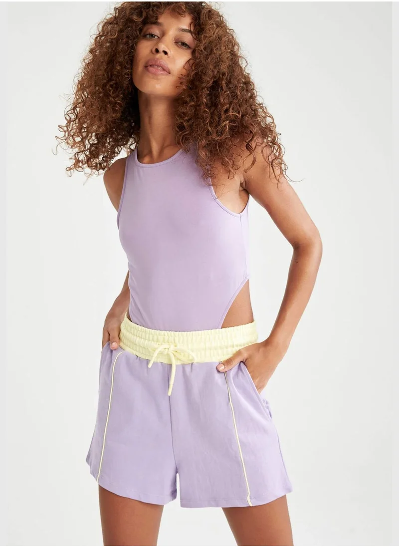 ديفاكتو Colour Block Basic Drawstring Mini Shorts