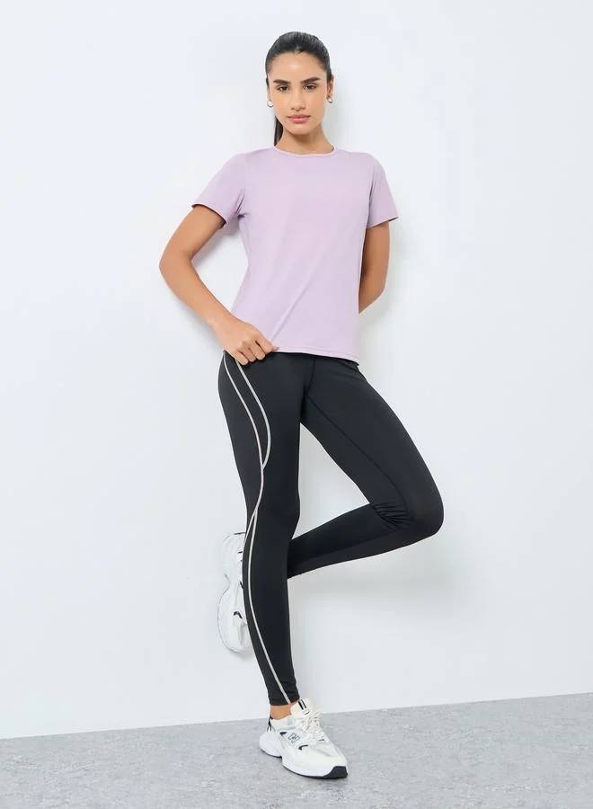 ستايلي اكتيف ليقنز بتفاصيل مدروزة ومُتباينة