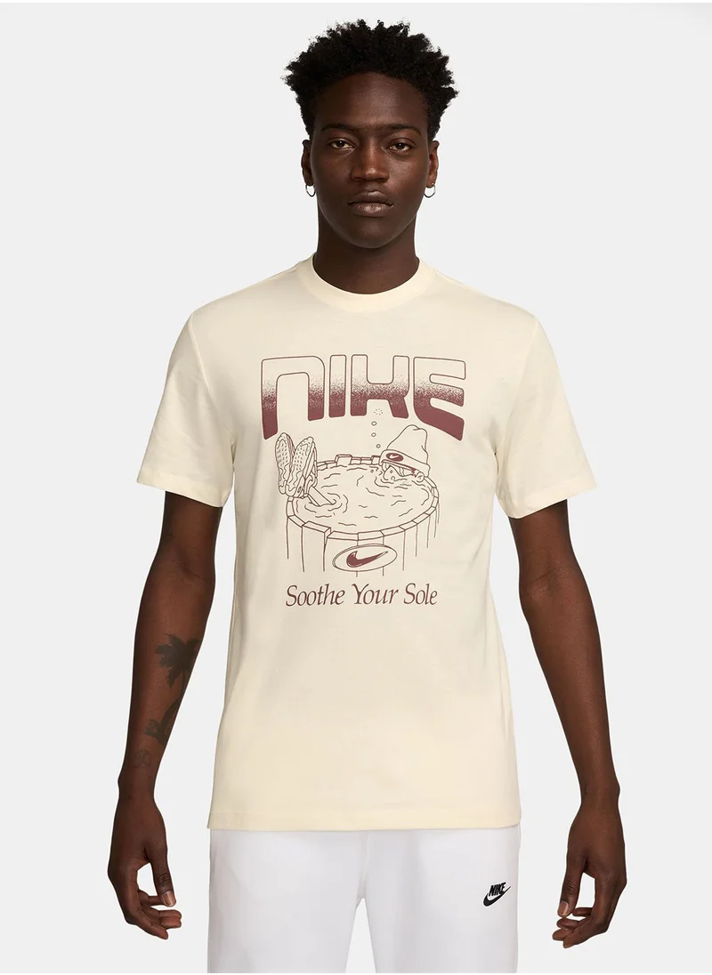 Nike M90 Oc Football Graphic Branded T-Shirt
