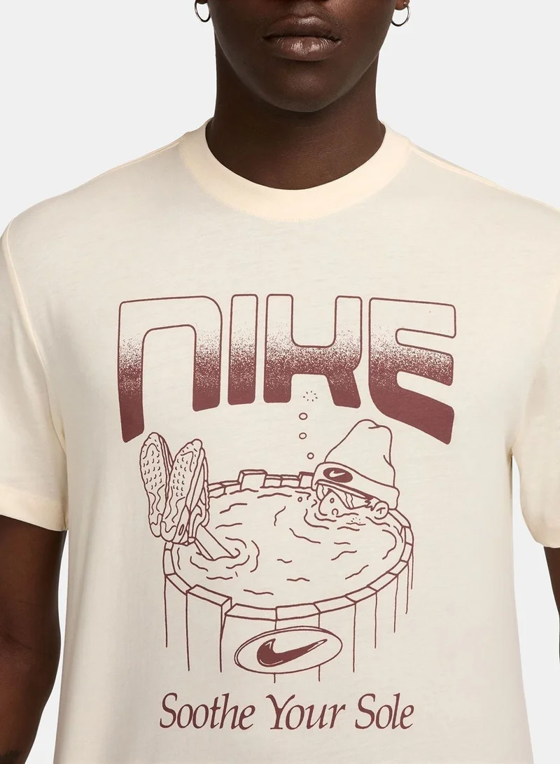 M90 Oc Football Graphic Branded T-Shirt