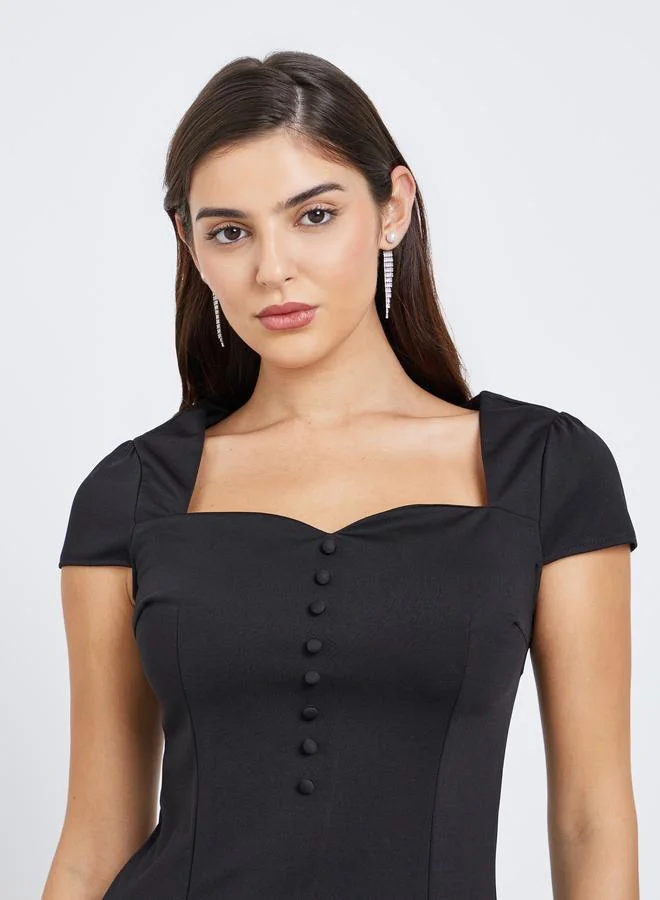 Styli Styli Solid Sweetheart Neck Bodycon Midi Dress