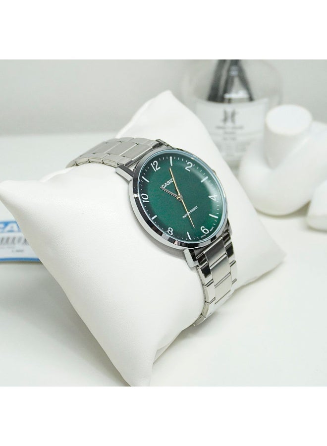 Casio MTP-VT03D-3BDF Men’s Analog Watch – Green Dial, Silver Stainless Steel Band, Slim & Stylish Design - Image 3