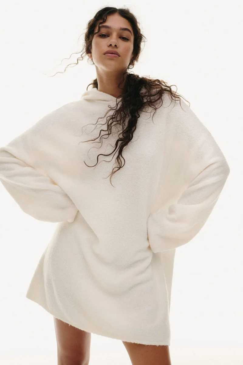 اتش اند ام فستان من مزيج الصوف بغطاء رأس