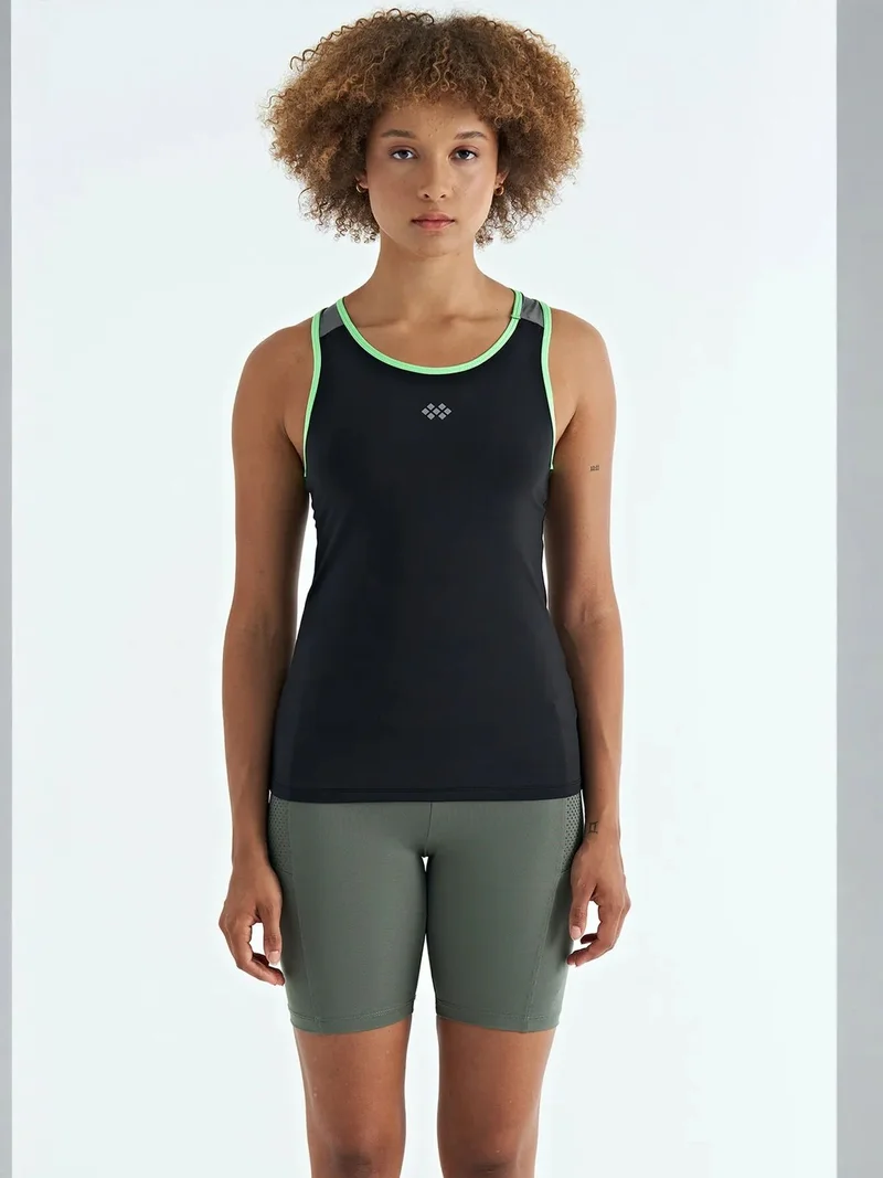 تومي لايف TOMMY Sleeveless Knitted Sports Top
