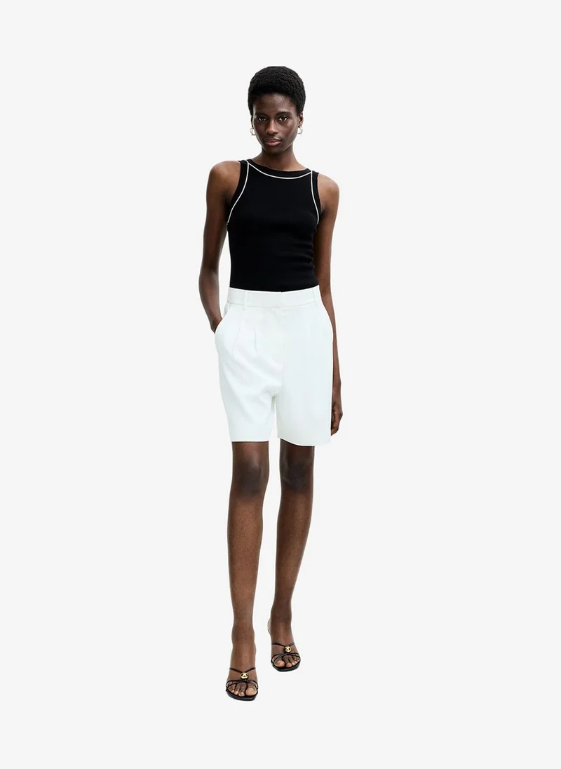 Women's Sum Wht Harry Suiting Bermuda Shorts