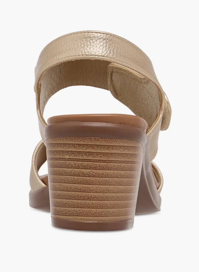 لو كونفورت صنادل بكعب عريض بإغلاق بخطاف وحلقة