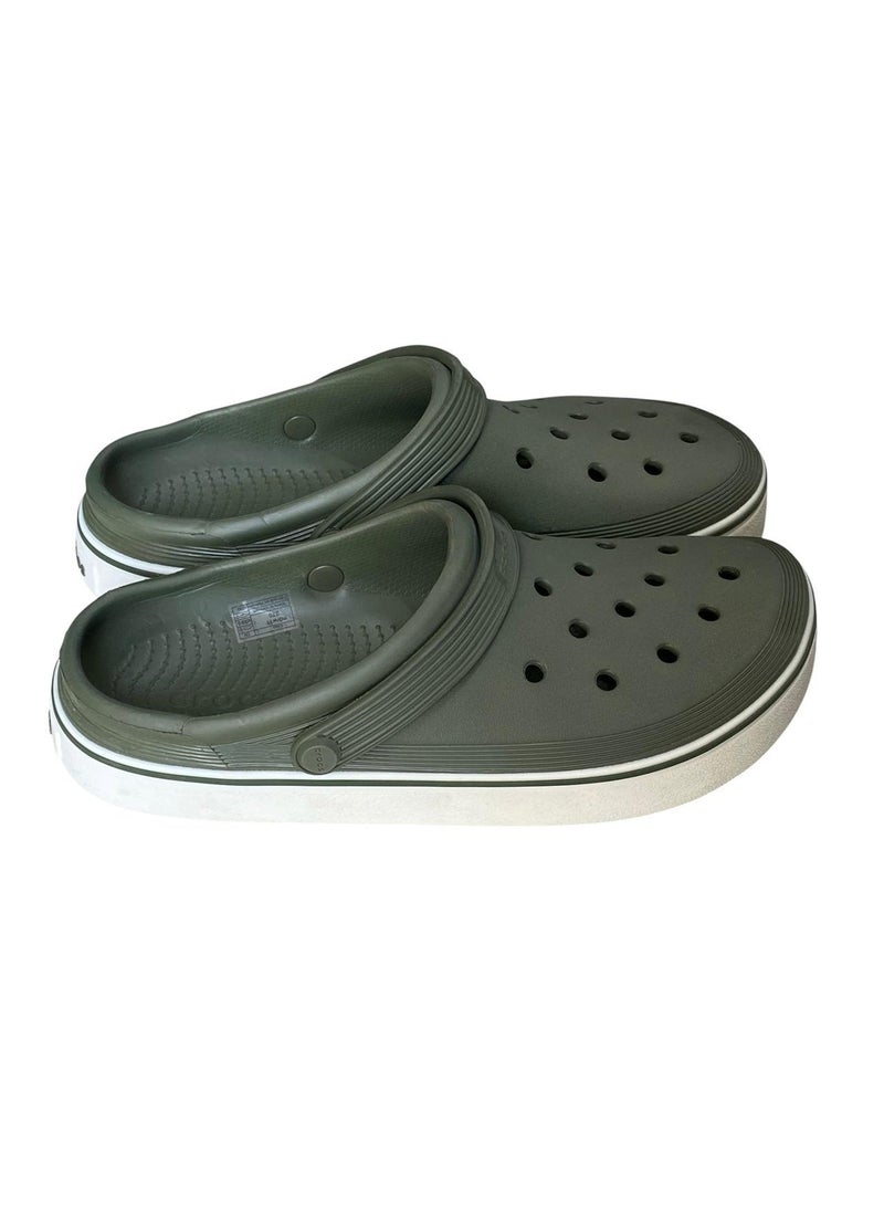 Crocs are comfortable - Image 3