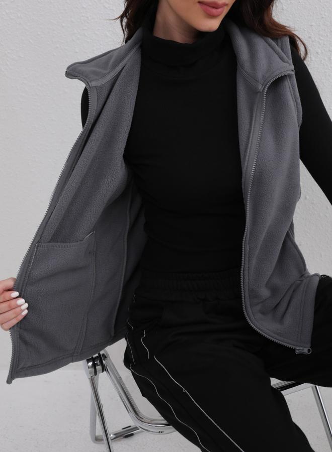 تايك تو جاكيت فليس برقبة عالية وجيوب - Image 4